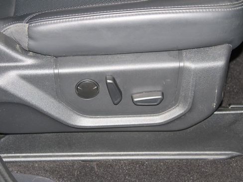 Used 2023 Ford Expedition XLT image 29