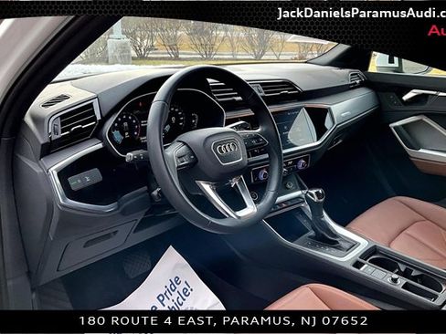 Used 2023 Audi Q3 2.0T Premium w/ Convenience Package image 11