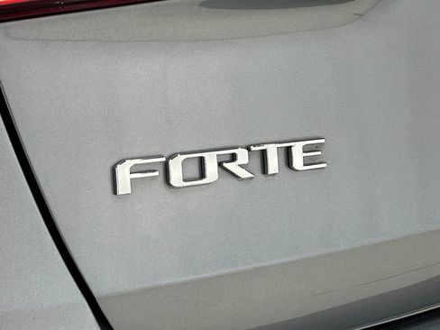 Used 2017 Kia Forte EX w/ EX Premium Plus Package image 39