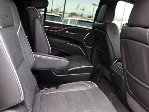 Used 2023 Cadillac Escalade ESV Premium Luxury AWD/4WD image 16