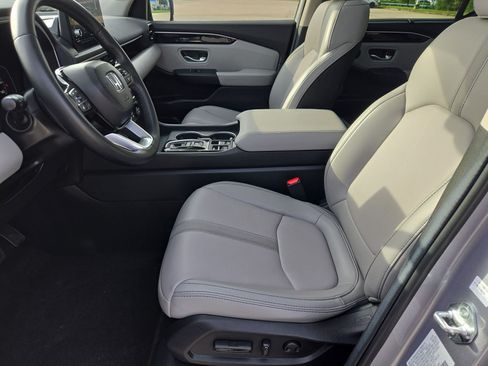 Certified 2025 Honda Pilot Touring image 15