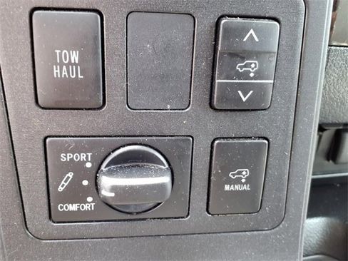 Used 2020 Toyota Sequoia Platinum image 12