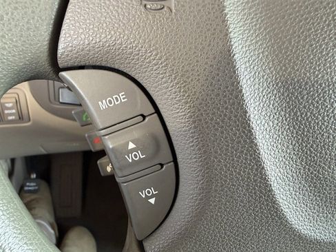 Used 2012 Kia Sedona LX w/ PWR Pkg FWD image 24