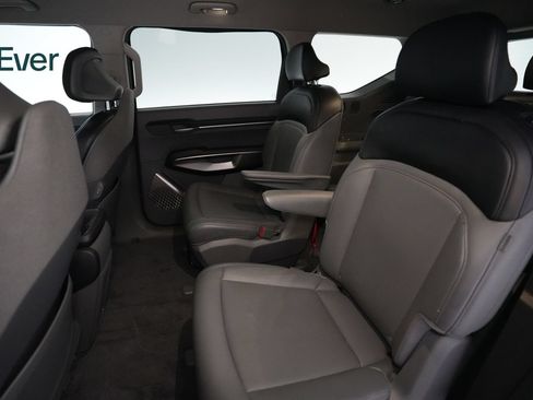 Used 2024 Kia EV9 Light Long Range RWD image 24