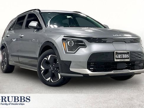 Used 2024 Kia Niro Wind w/ Wind Preserve Package FWD image 1
