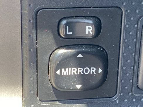 Used 2007 Toyota FJ Cruiser 4WD image 12
