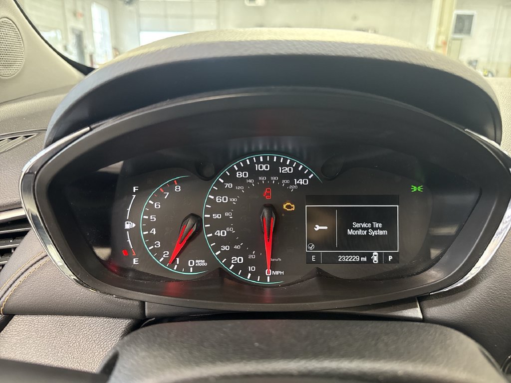 Used 2018 Chevrolet Trax LT w/ Sun & Sound Package FWD image 12