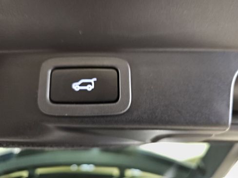 Used 2019 Land Rover Range Rover Sport HSE AWD/4WD image 16