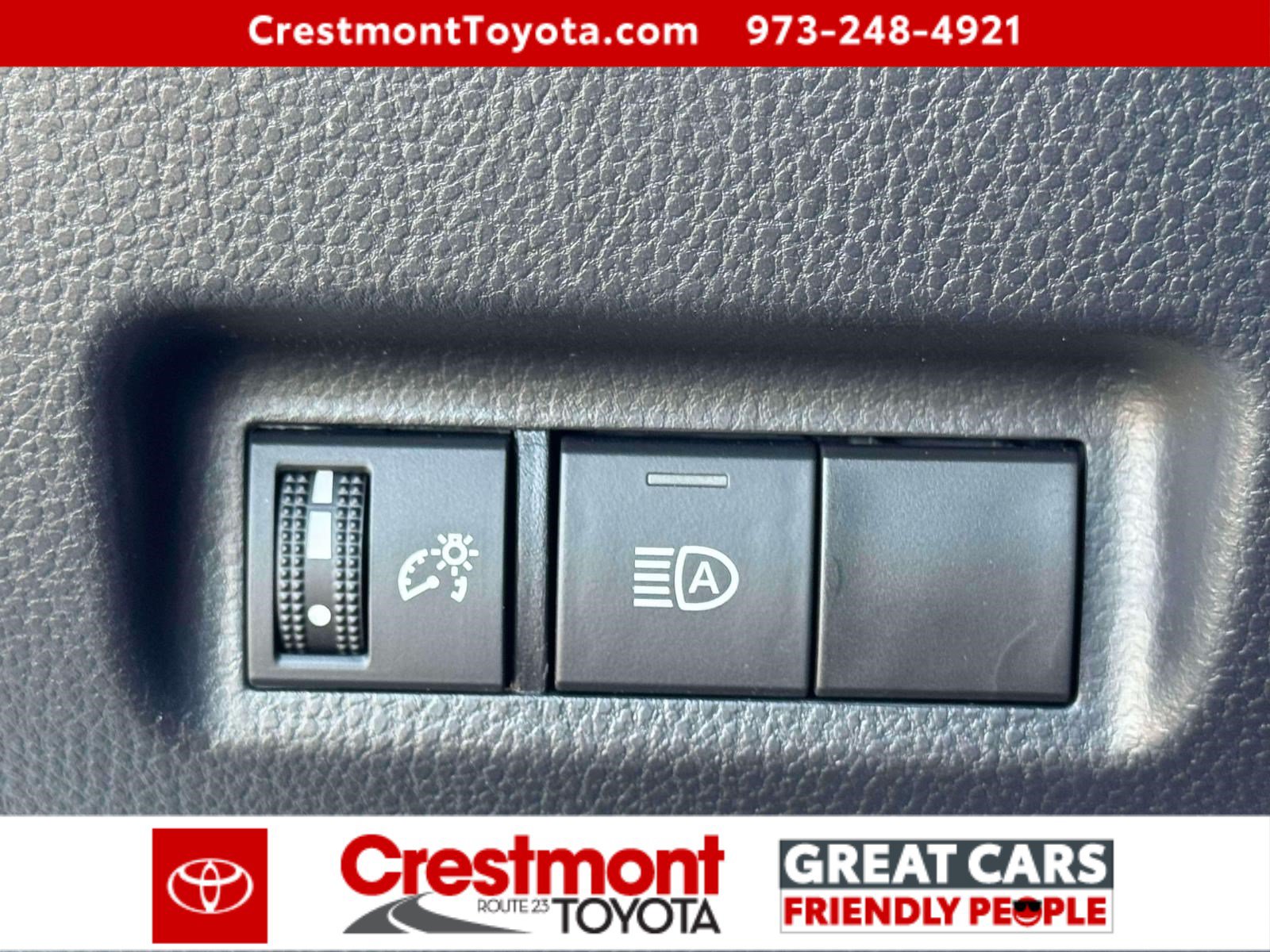 Used 2024 Toyota RAV4 LE AWD/4WD image 14