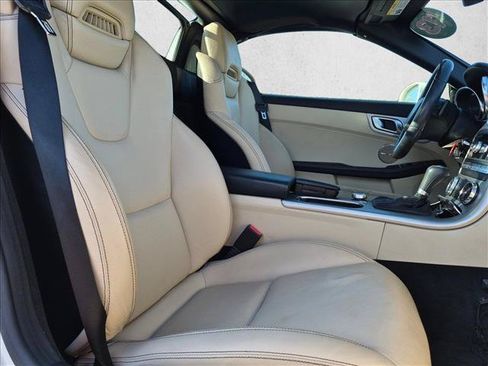Used 2013 Mercedes-Benz SLK 250 image 17