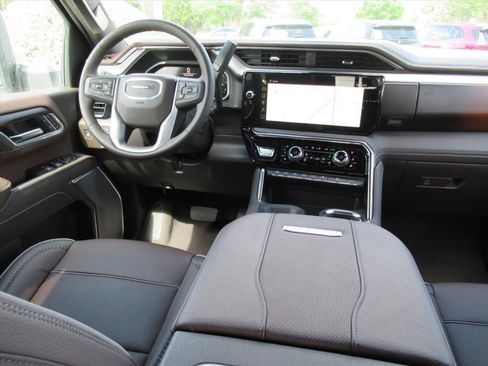 New 2026 GMC Sierra 2500 Denali w/ Denali Reserve Package AWD/4WD image 13