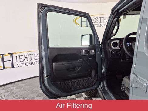 Used 2025 Jeep Wrangler Unlimited Sport AWD/4WD image 14