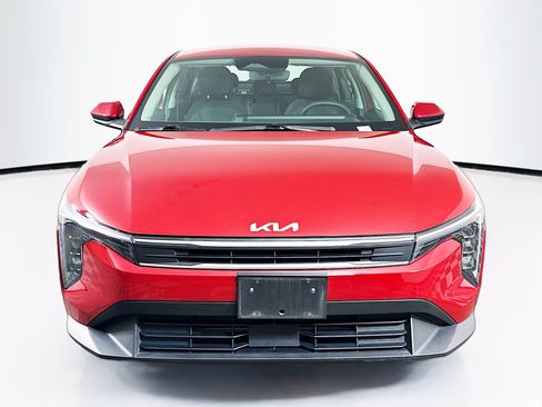 Used 2025 Kia K4 FWD image 2