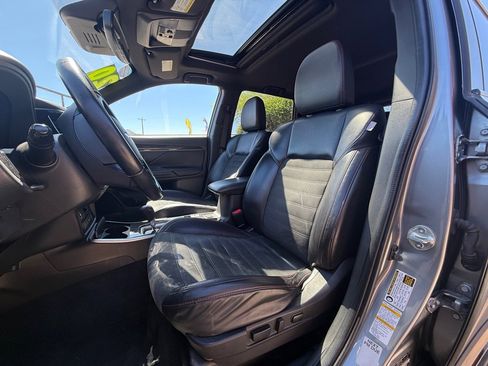 Used 2020 Mitsubishi Outlander SE image 10