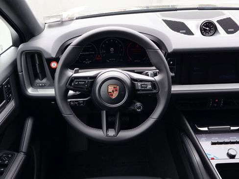 New 2026 Porsche Cayenne image 15