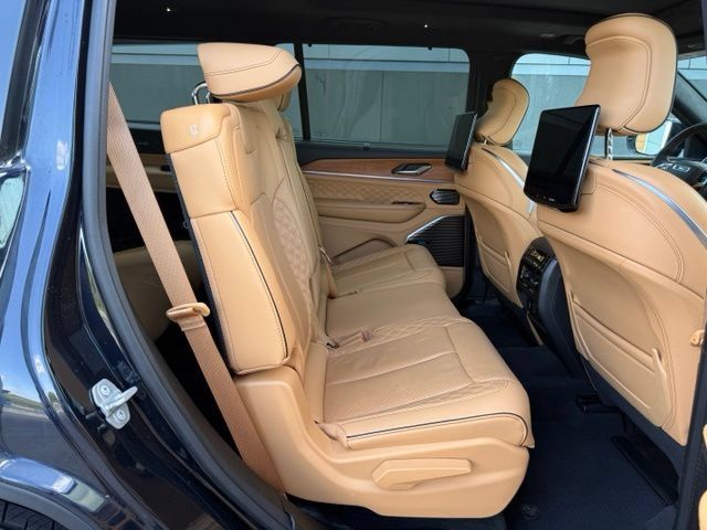 Used 2024 Jeep Grand Cherokee L Summit AWD/4WD image 11