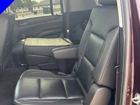 Used 2017 GMC Yukon XL SLT w/ Open Road Package AWD/4WD image 27