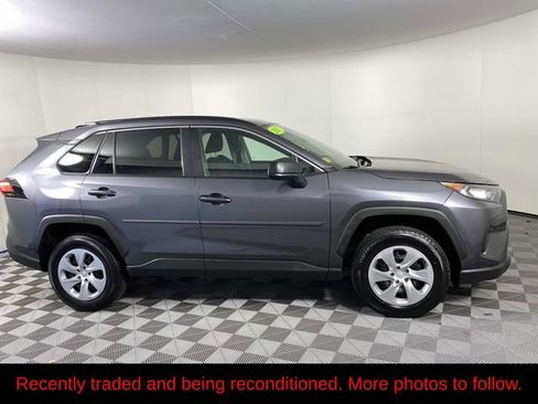 Used 2021 Toyota RAV4 LE AWD/4WD image 10