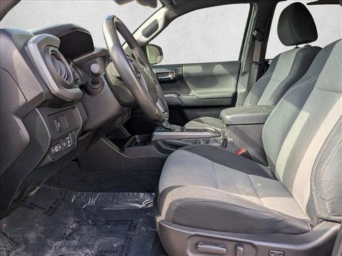 Used 2022 Toyota Tacoma TRD Sport image 10