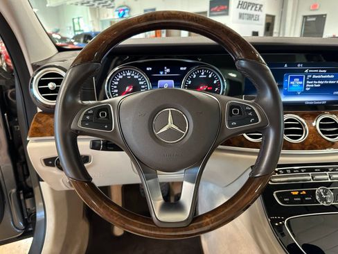 Used 2017 Mercedes-Benz E 300 image 17