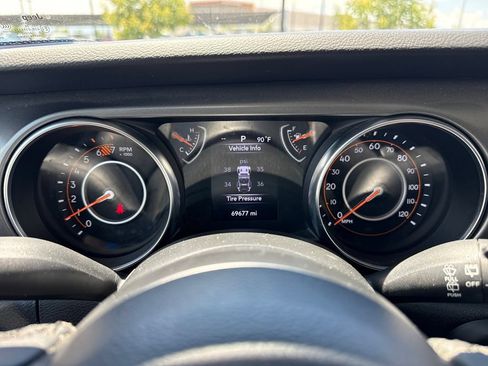 Used 2023 Jeep Wrangler Unlimited Sport AWD/4WD image 18
