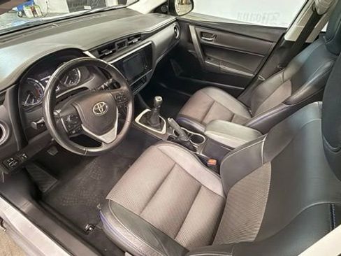 Used 2018 Toyota Corolla SE w/ Carpet Mat Package (TMS) FWD image 14