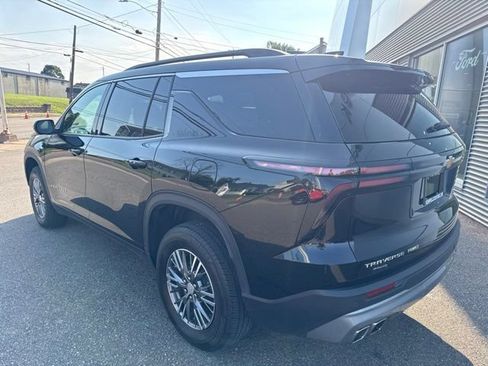 Used 2025 Chevrolet Traverse LT AWD/4WD image 8