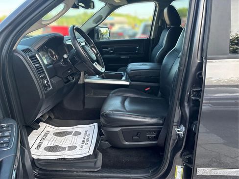 Used 2017 RAM 1500 Laramie w/ Convenience Group AWD/4WD image 9