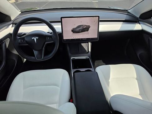Used 2023 Tesla Model 3 Standard Range RWD image 2