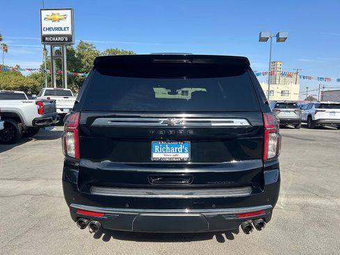 Used 2021 Chevrolet Tahoe Premier w/ Premium Package RWD image 4