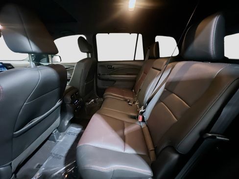 Used 2024 Honda Passport Black Edition image 18
