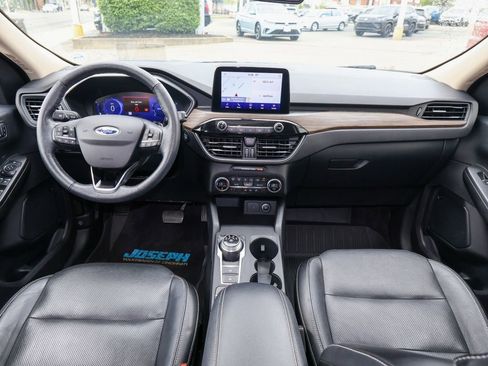 Used 2020 Ford Escape Titanium AWD/4WD image 17