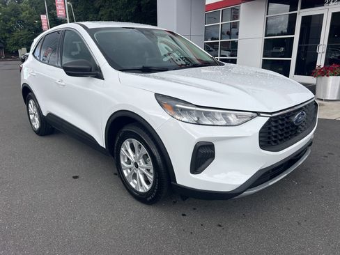 Used 2023 Ford Escape Active image 2