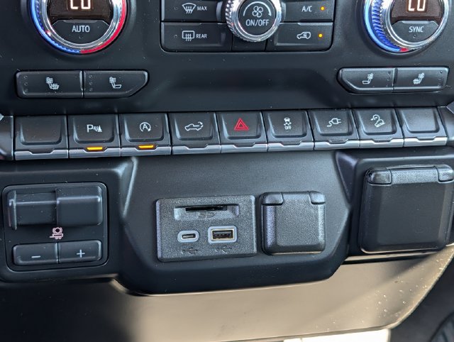 Used 2019 GMC Sierra 1500 SLE w/ SLE Value Package AWD/4WD image 18