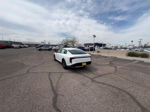 Used 2025 Kia K4 LXS image 15