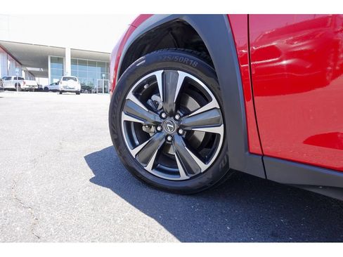 Used 2019 Lexus UX 200 w/ Premium Package FWD image 10