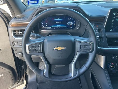 Used 2024 Chevrolet Suburban Premier image 19