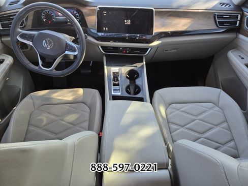 Used 2024 Volkswagen Atlas SE image 7