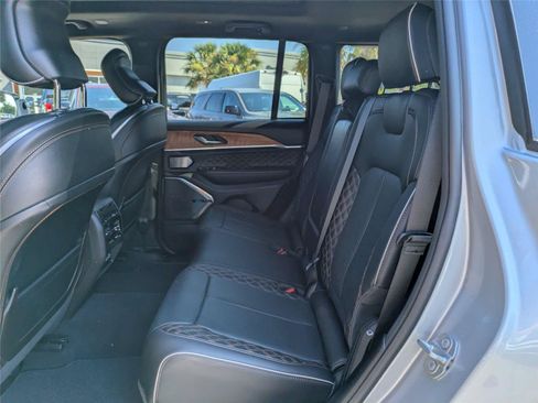 Certified 2024 Jeep Grand Cherokee Summit AWD/4WD image 17