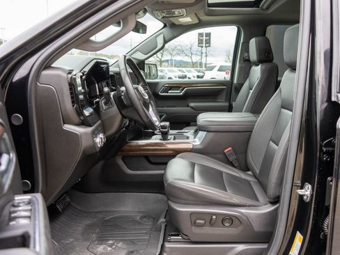 Used 2025 GMC Sierra 1500 Elevation w/ Elevation Premium Package AWD/4WD image 11