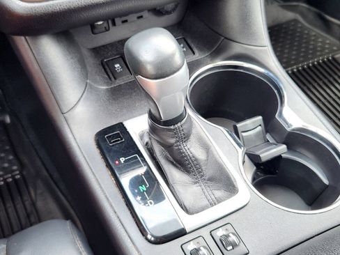 Used 2019 Toyota Highlander XLE AWD/4WD image 22