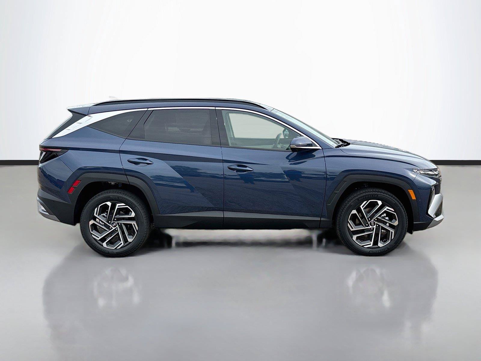 New 2026 Hyundai Tucson Limited AWD/4WD image 18