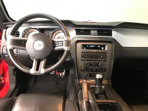 Used 2010 Ford Mustang GT RWD image 17