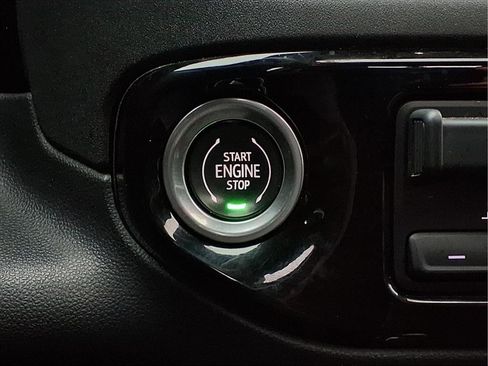 Used 2023 Chevrolet Silverado 1500 ZR2 w/ Technology Package image 12