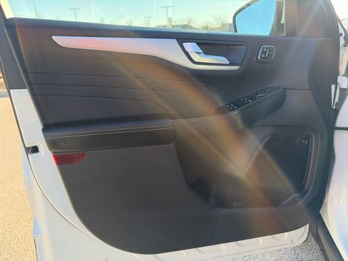 Used 2024 Ford Escape Platinum w/ Premium Technology Package image 14