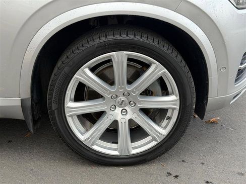 Used 2016 Volvo XC90 T8 Inscription w/ Vision Package image 12
