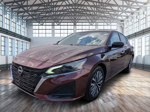 Used 2025 Nissan Altima 2.5 SV image 8