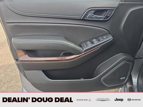 Used 2020 GMC Yukon XL SLE w/ Enhanced Driver Alert Package image 11