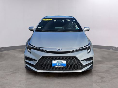 Used 2024 Toyota Corolla SE image 2