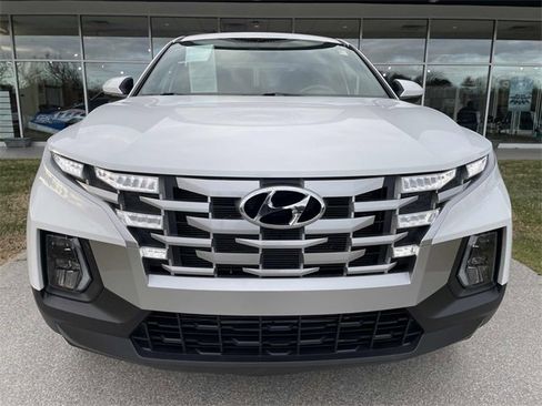 Used 2024 Hyundai Santa Cruz SE image 17